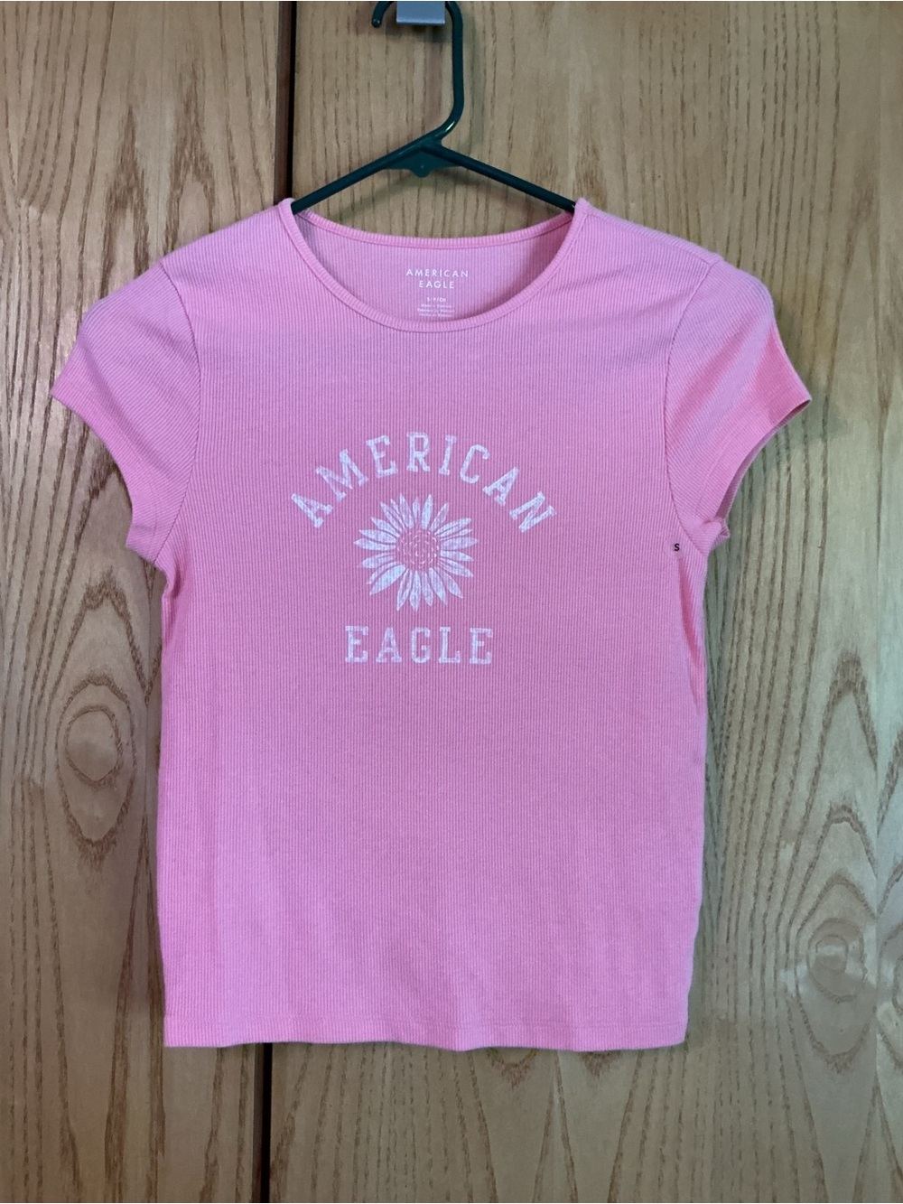 American Eagle Outfitters Pink Sunflower Graphic Short Sleeve Tee